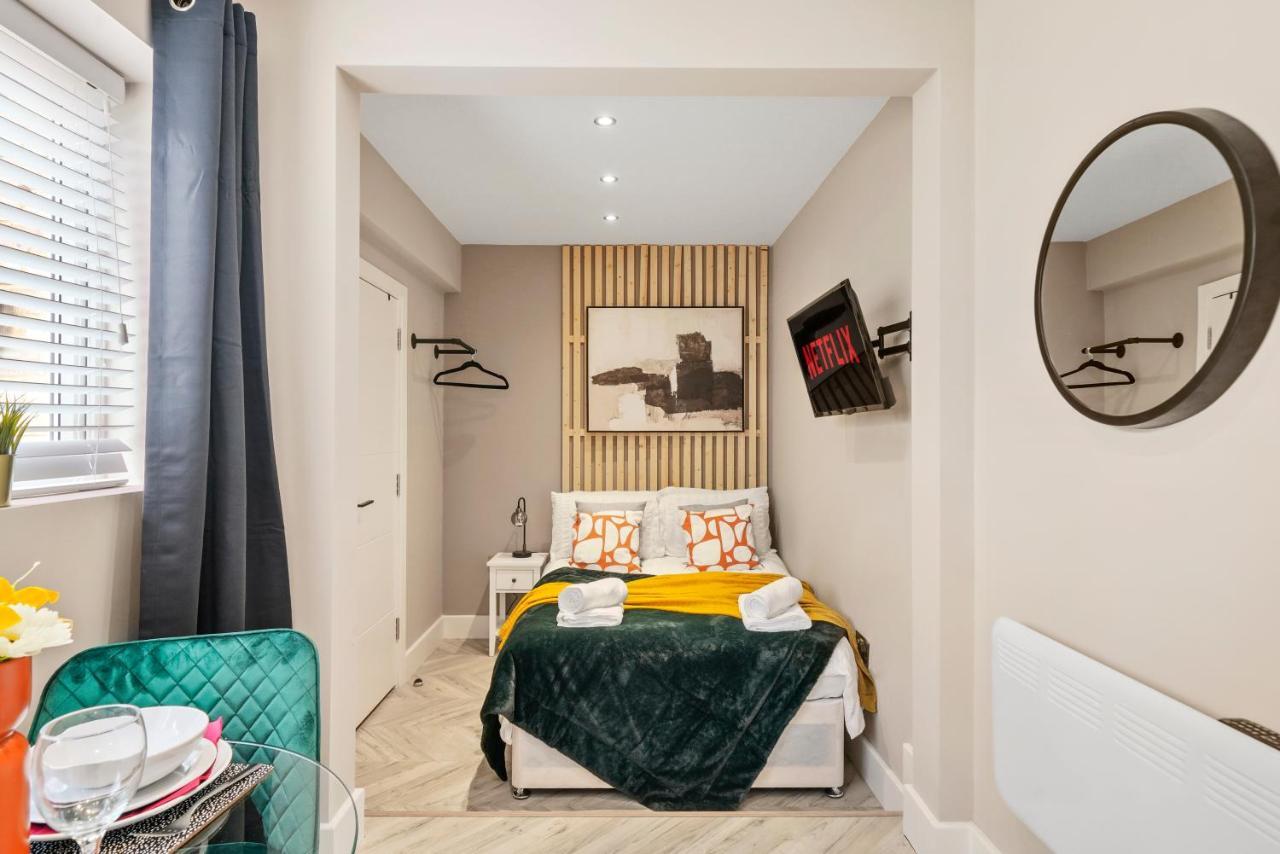 Stunning Heathrow Studios - Parking - Garden Londres Exterior foto