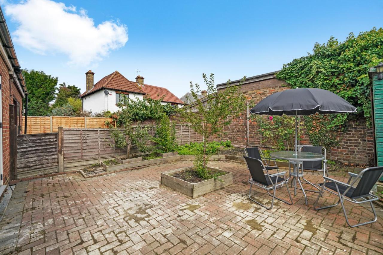 Stunning Heathrow Studios - Parking - Garden Londres Exterior foto