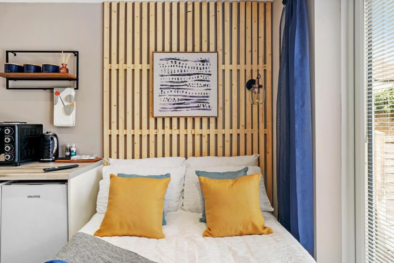 Stunning Heathrow Studios - Parking - Garden Londres Exterior foto