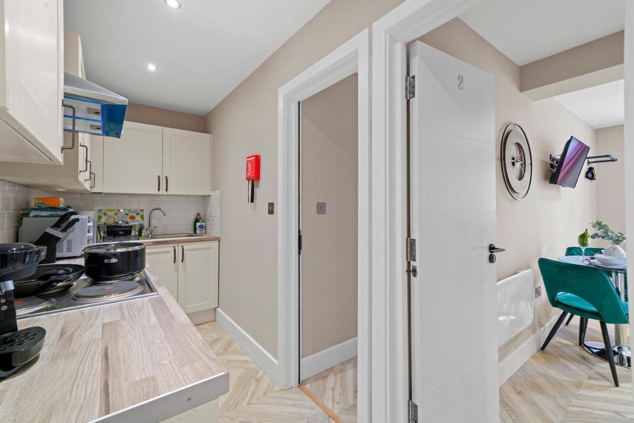 Stunning Heathrow Studios - Parking - Garden Londres Exterior foto